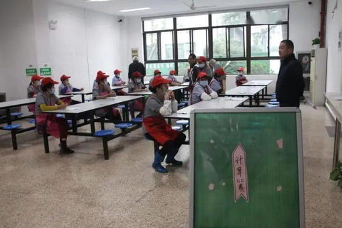 優(yōu)質(zhì)服務(wù)不停歇，教育咨詢無(wú)止境——上虞區(qū)實(shí)初教育集團(tuán)實(shí)驗(yàn)中學(xué)深入開(kāi)展“優(yōu)質(zhì)服務(wù)月”活動(dòng)